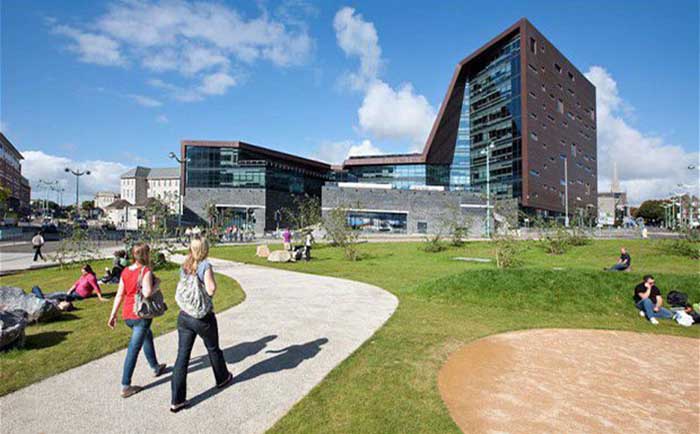 普利茅斯大学住宿信息及周边环境